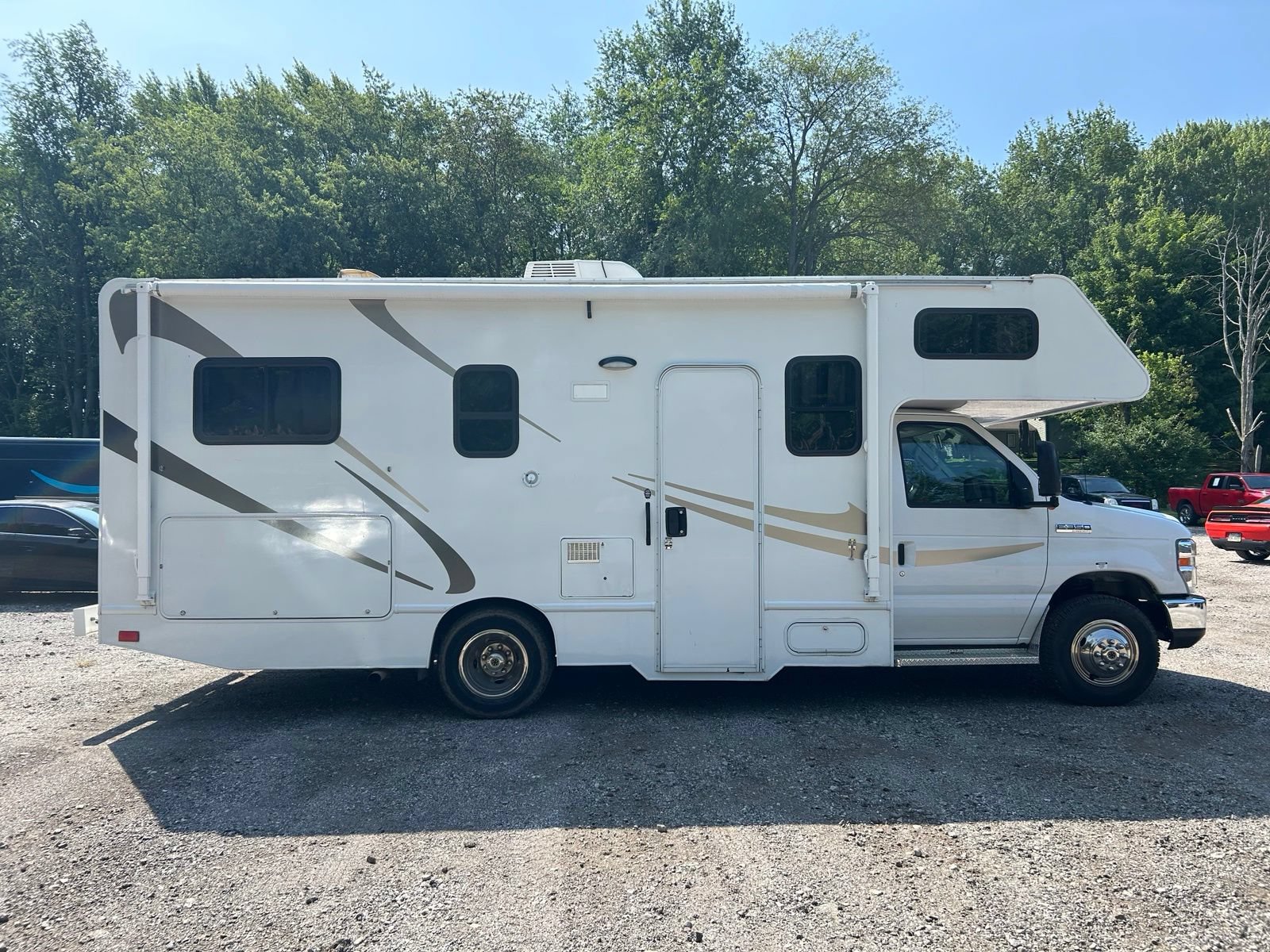 Used 2017 Ford E-350 and Econoline 350 Super Duty w/ Motorhome Prep Package RWD image 8