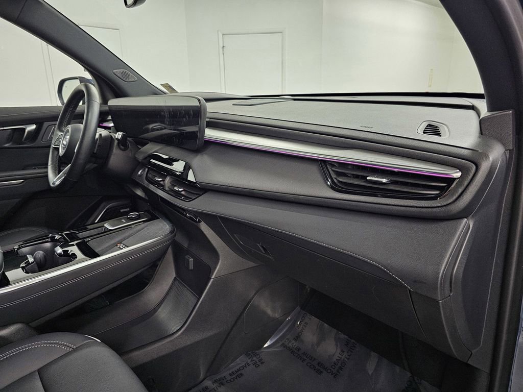 Used 2025 Buick Enclave Preferred image 11