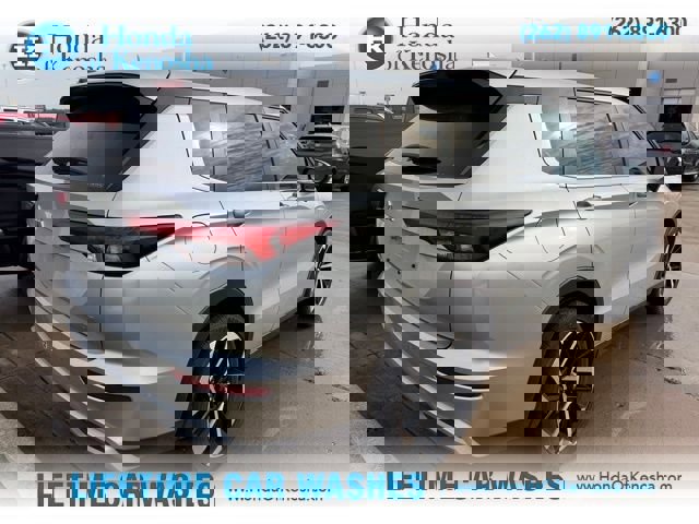 Used 2024 Mitsubishi Outlander AWD image 2