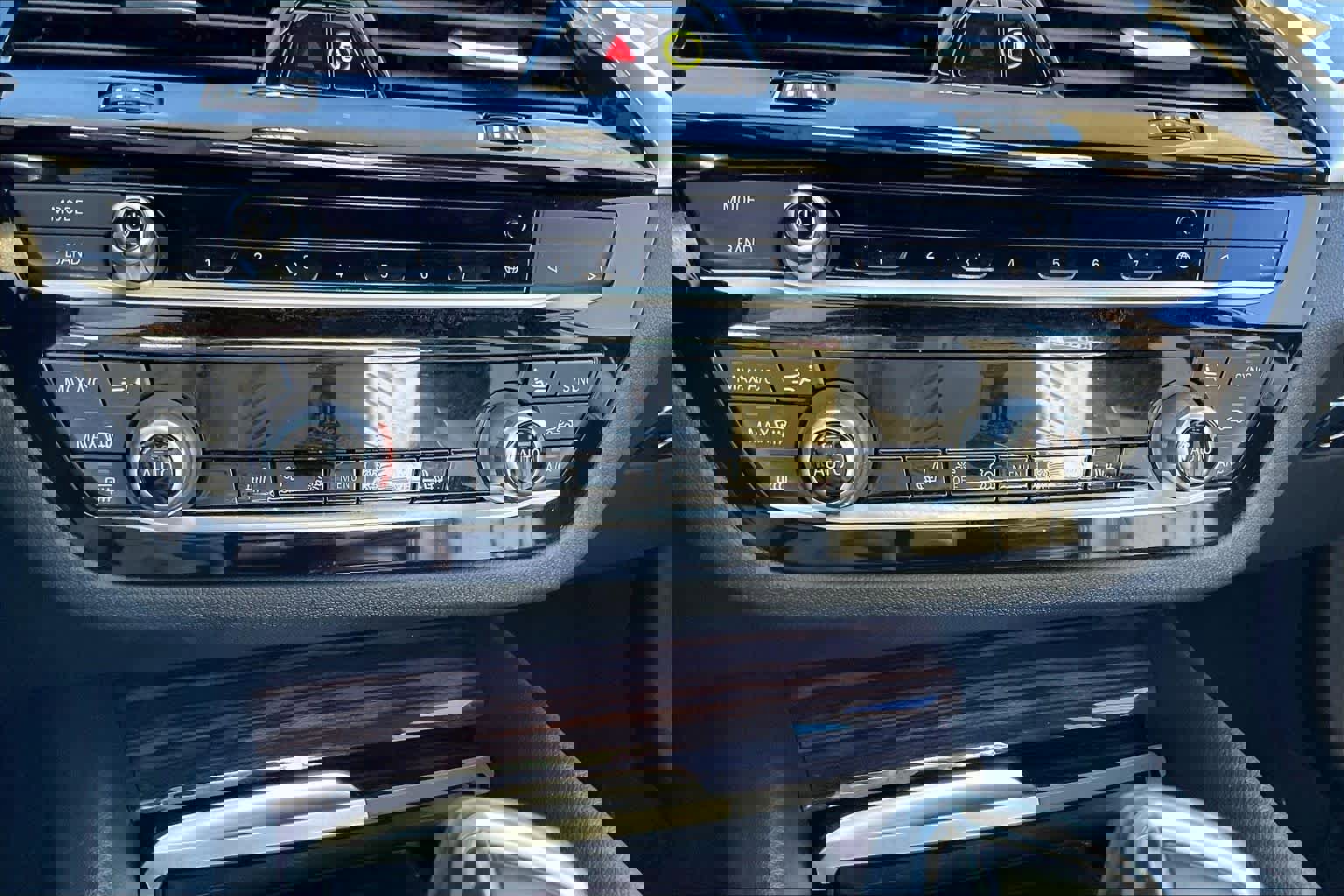 Used 2022 BMW 530i xDrive w/ Premium Package image 36