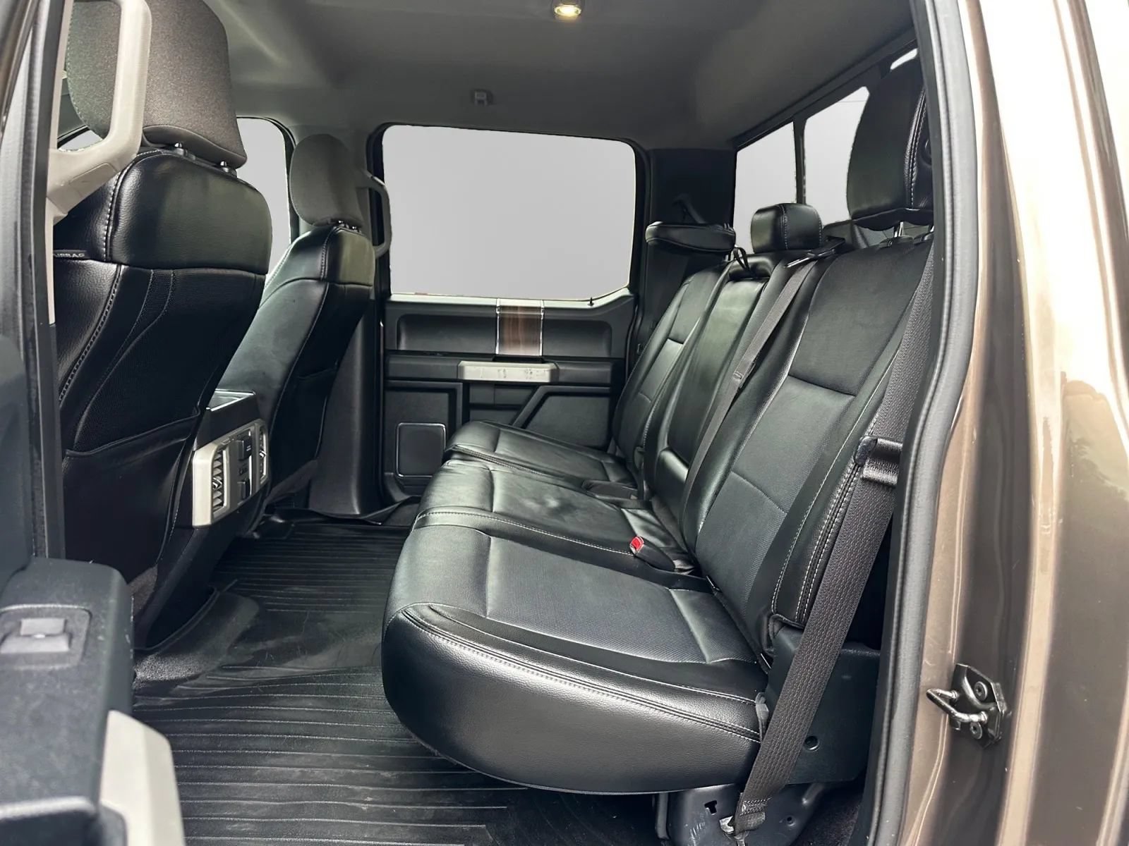 Used 2015 Ford F150 Lariat w/ Equipment Group 502A Luxury AWD/4WD image 21