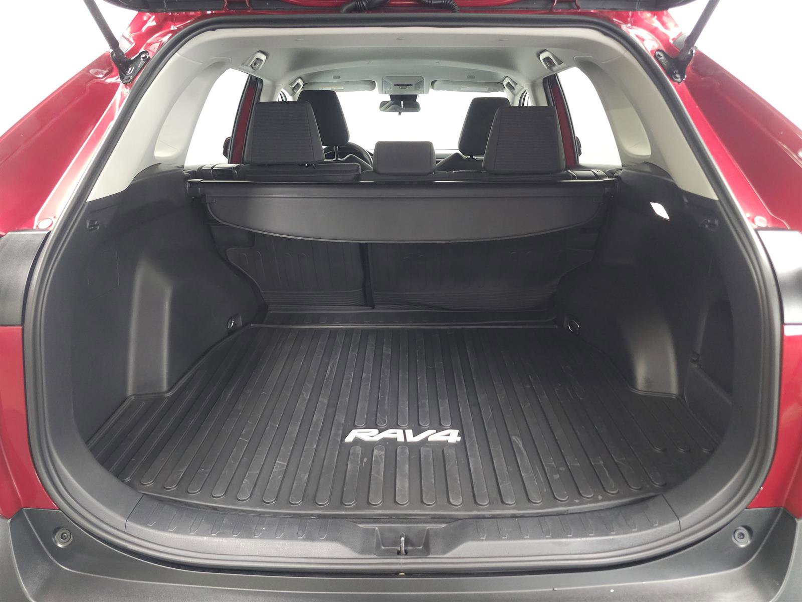 Certified 2025 Toyota RAV4 LE AWD/4WD image 10