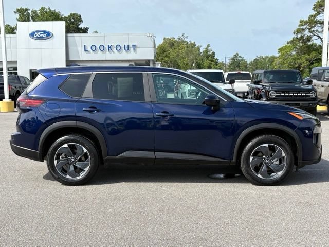 Used 2024 Nissan Rogue SV AWD/4WD image 6
