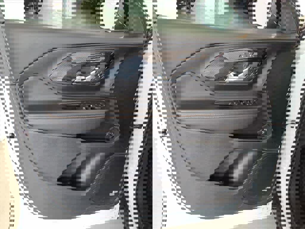 Used 2022 GMC Terrain AT4 w/ Infotainment Package II image 10