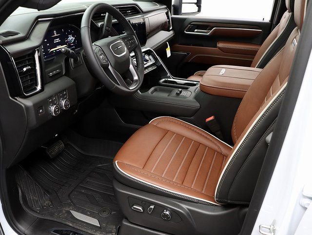 New 2026 GMC Sierra 2500 Denali Ultimate w/ Max Trailering Package image 12