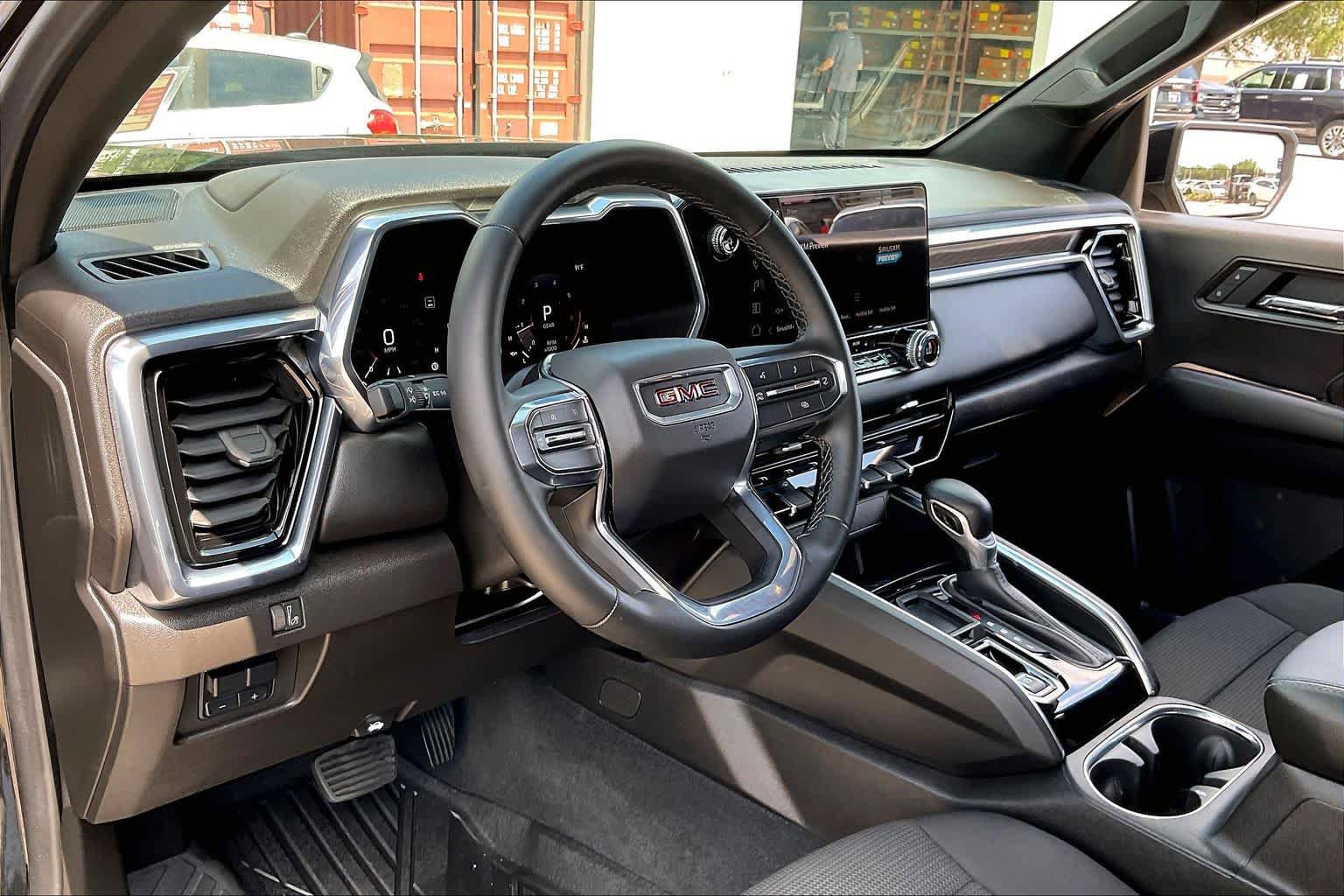 Used 2025 GMC Canyon Elevation w/ Convenience Package RWD image 17