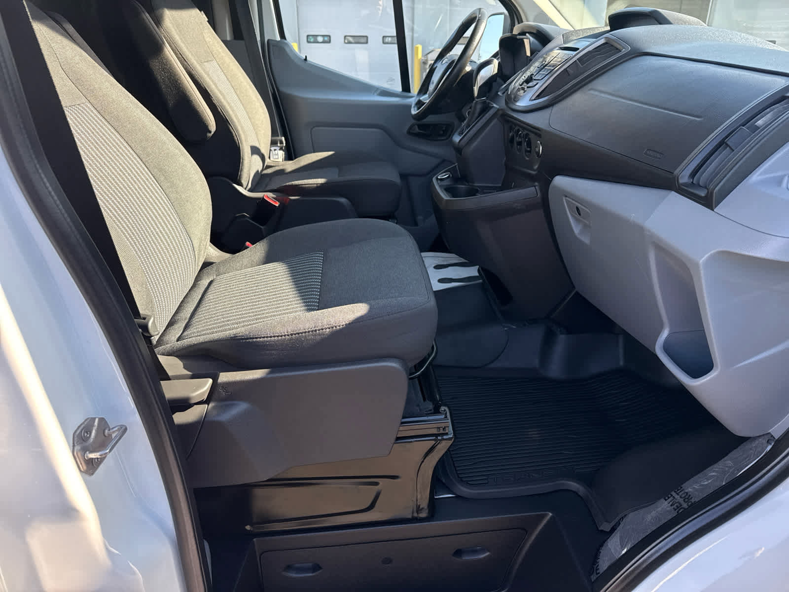 Used 2019 Ford Transit 150 XLT image 12