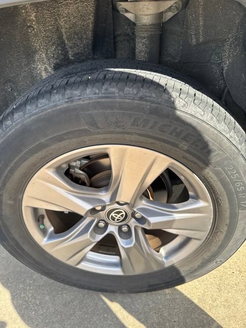 Used 2023 Toyota RAV4 XLE FWD image 24