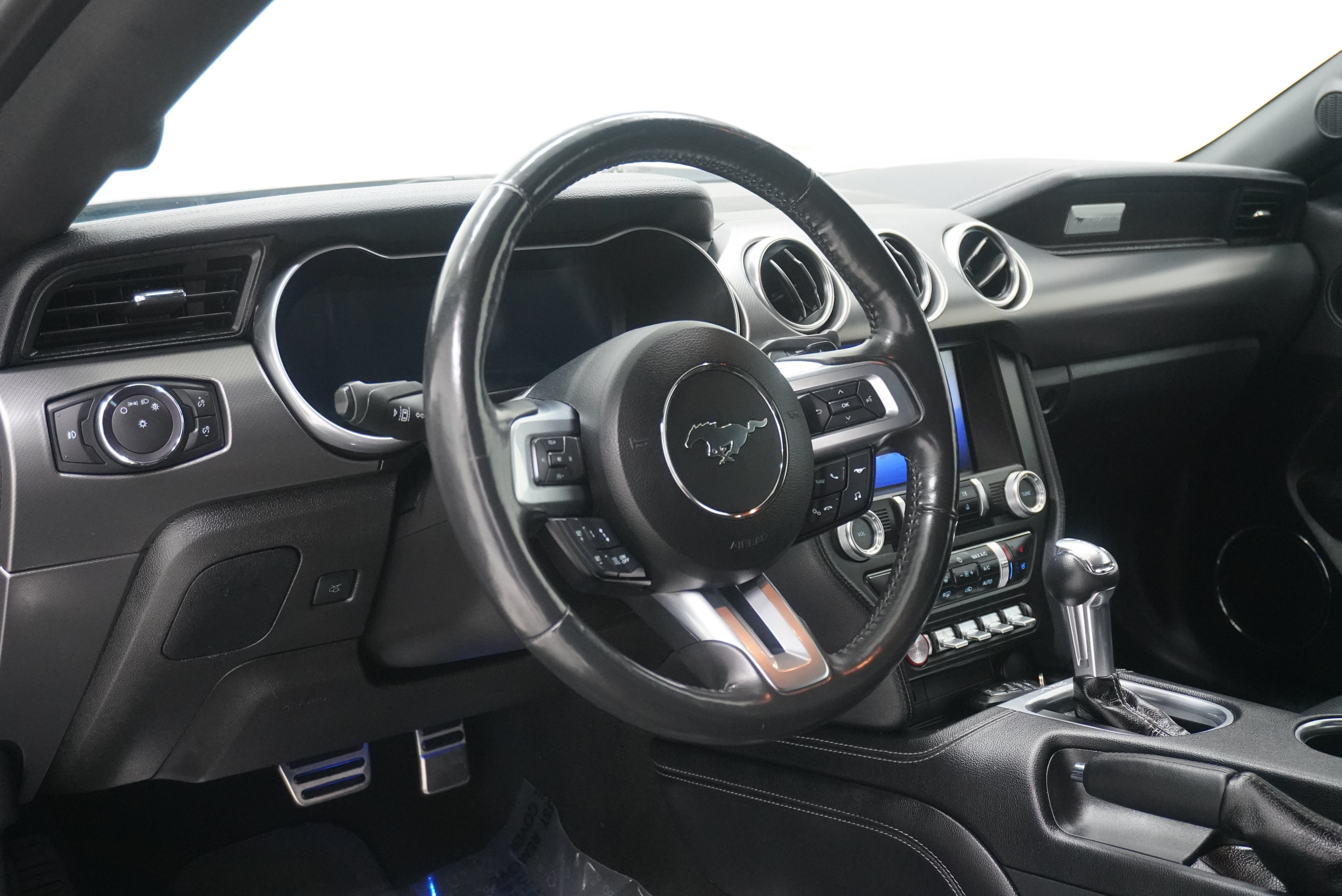 Used 2021 Ford Mustang GT Premium w/ Equipment Group 401A RWD image 11
