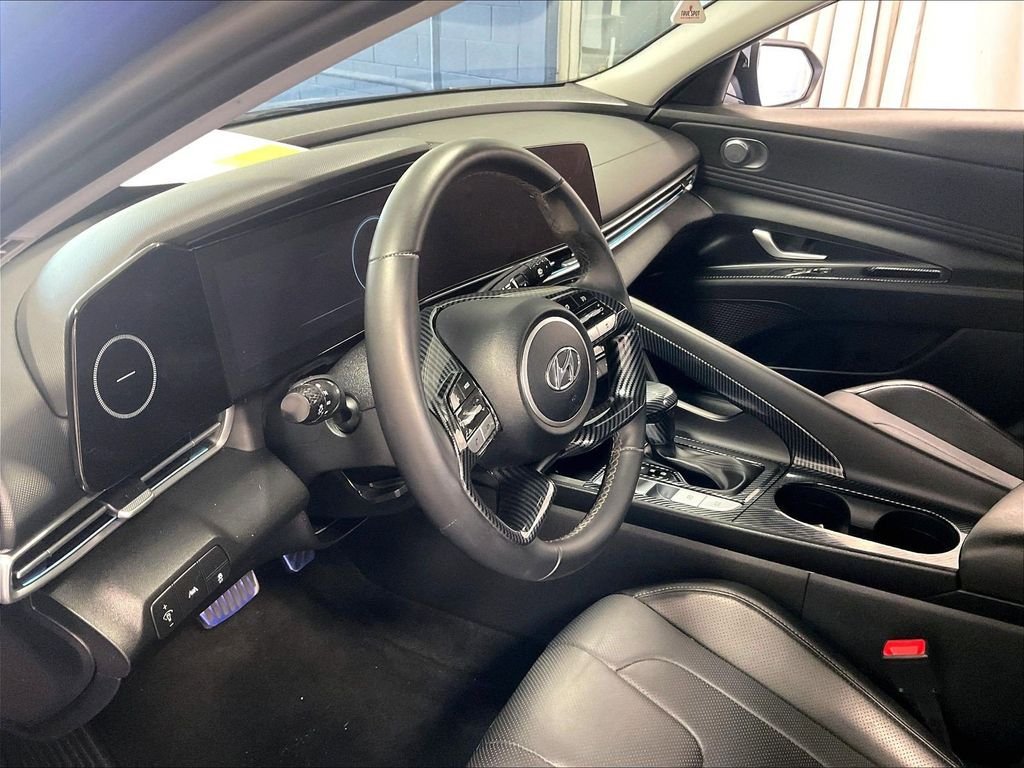 Certified 2023 Hyundai Elantra Limited FWD image 8