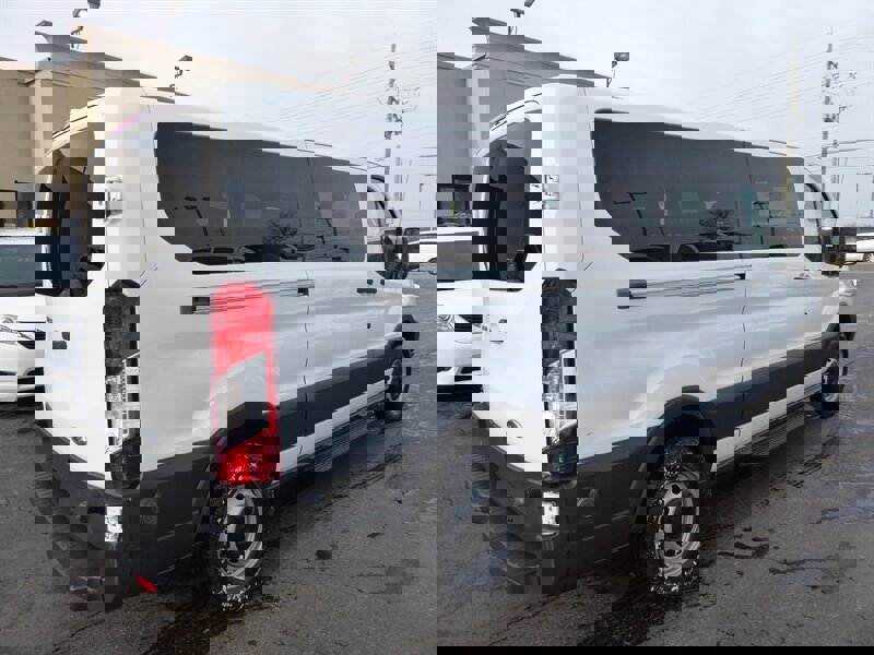 Used 2015 Ford Transit 350 XL image 7