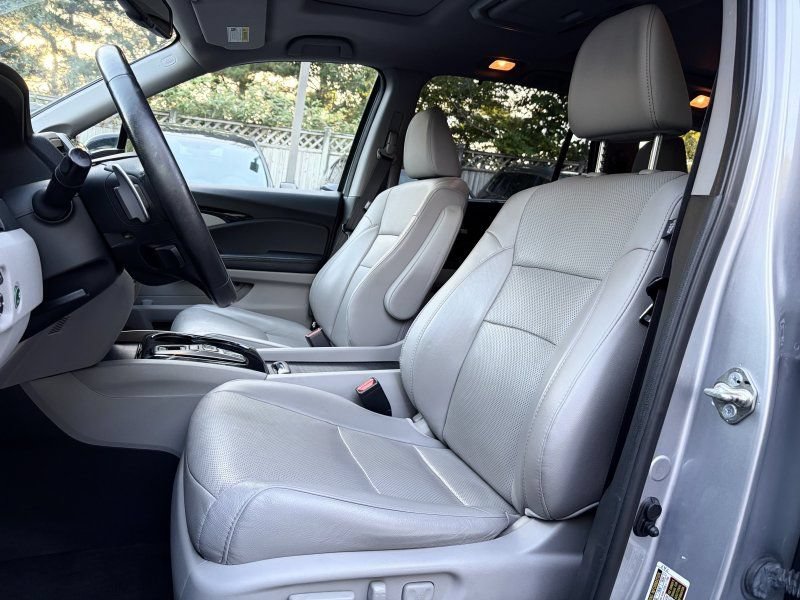Used 2017 Honda Pilot Elite image 16