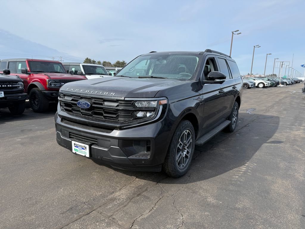 New 2026 Ford Expedition Active image 14