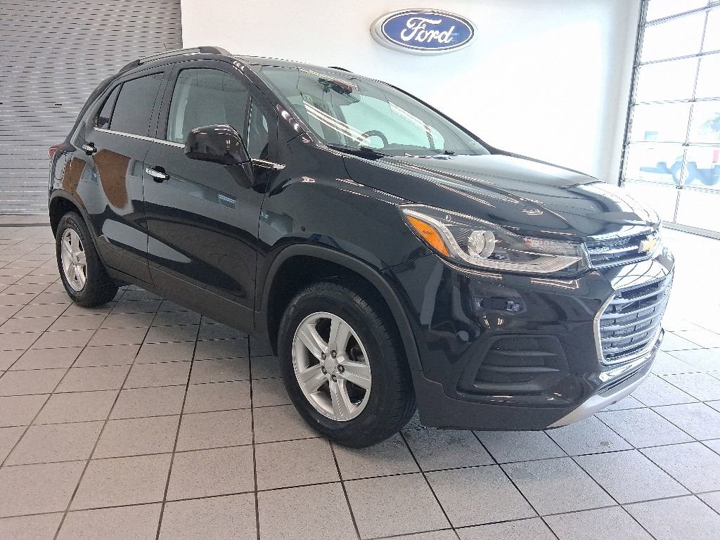 Used 2019 Chevrolet Trax LT w/ Sun & Sound Package AWD/4WD image 1