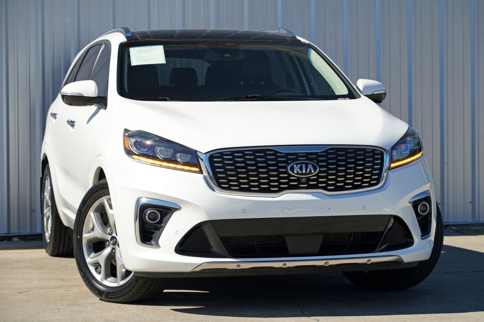 Used 2019 Kia Sorento SX w/ SX Touring Package image 2
