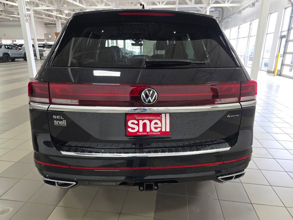 Used 2024 Volkswagen Atlas SEL Premium R-Line image 4