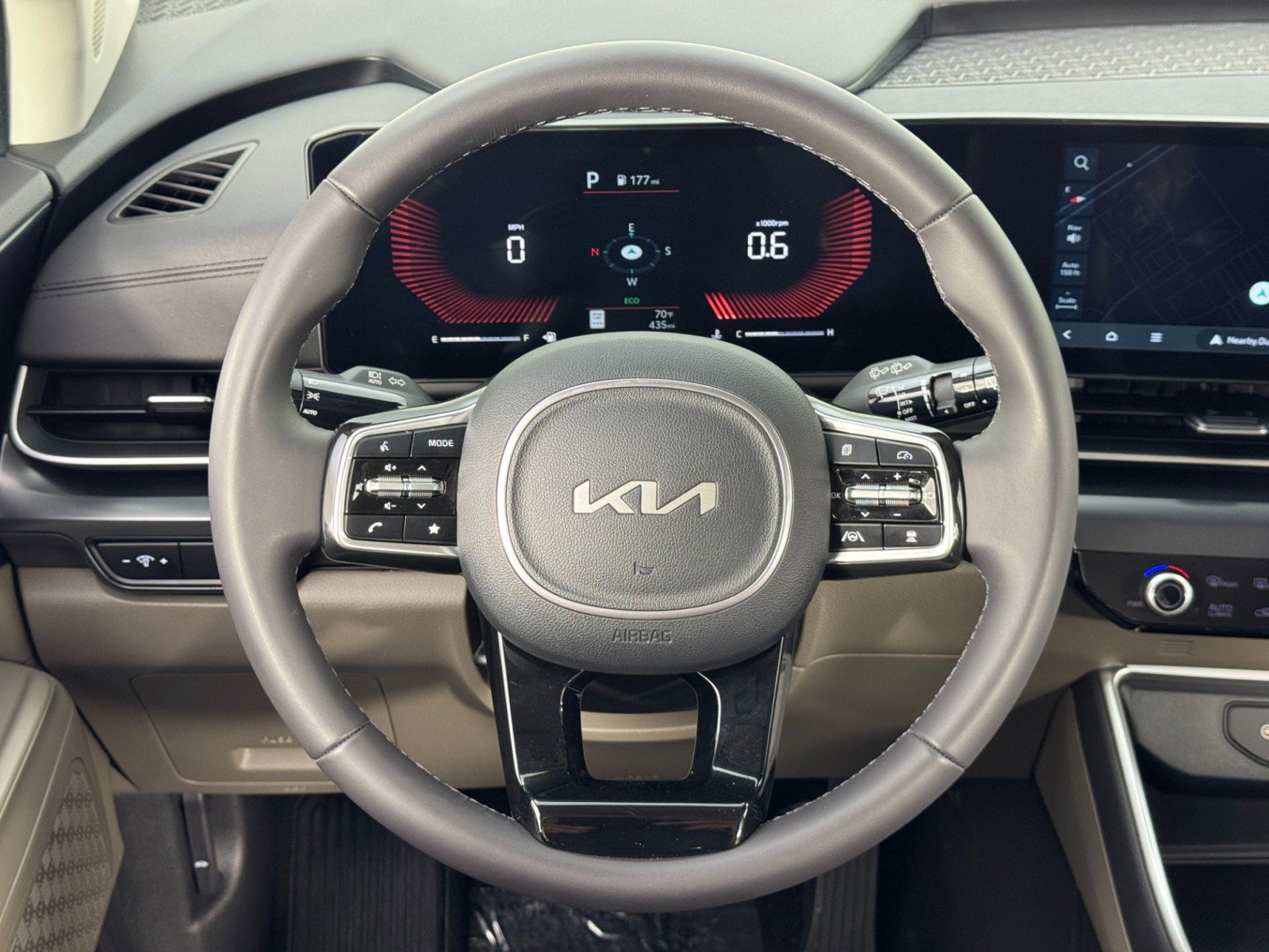 Used 2025 Kia Carnival FWD image 19