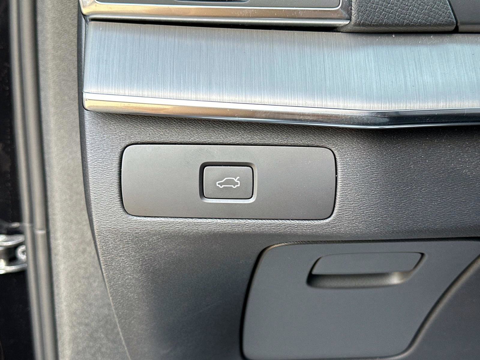 Certified 2024 Volvo XC90 B5 Core image 29