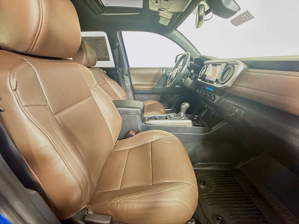 Used 2018 Toyota Tacoma Limited image 26