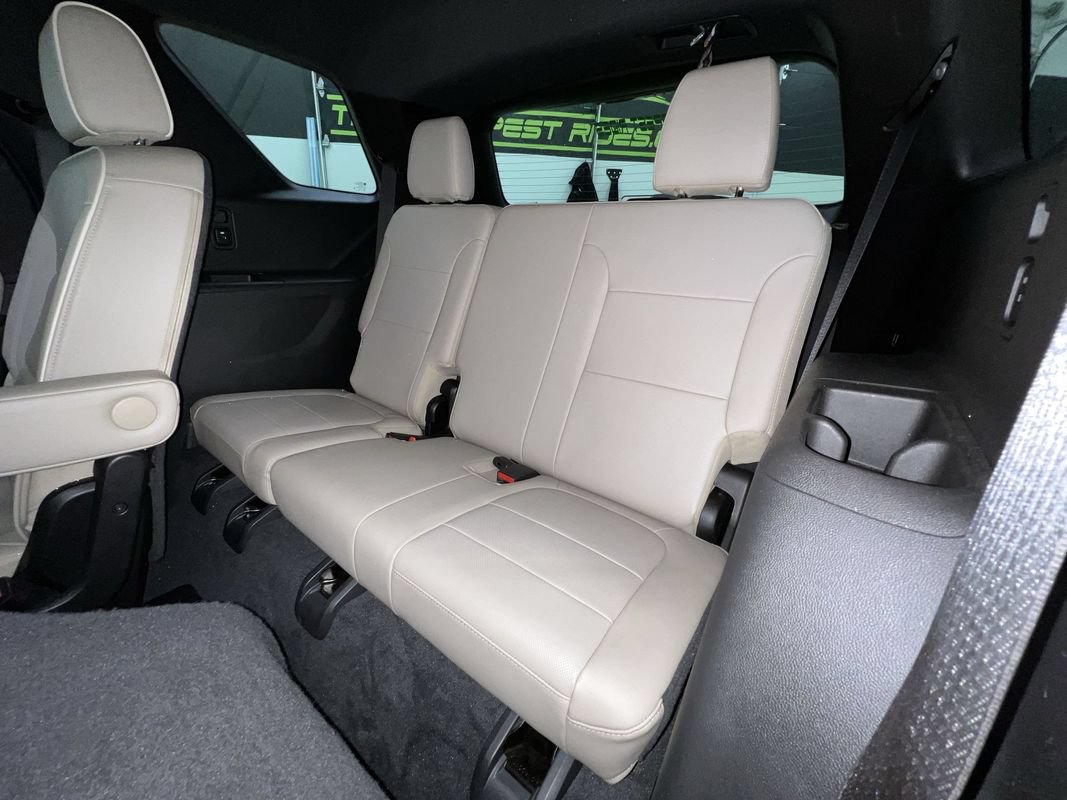 Used 2023 Chevrolet Traverse Premier w/ LPO, 'HIT The Road' Package FWD image 27