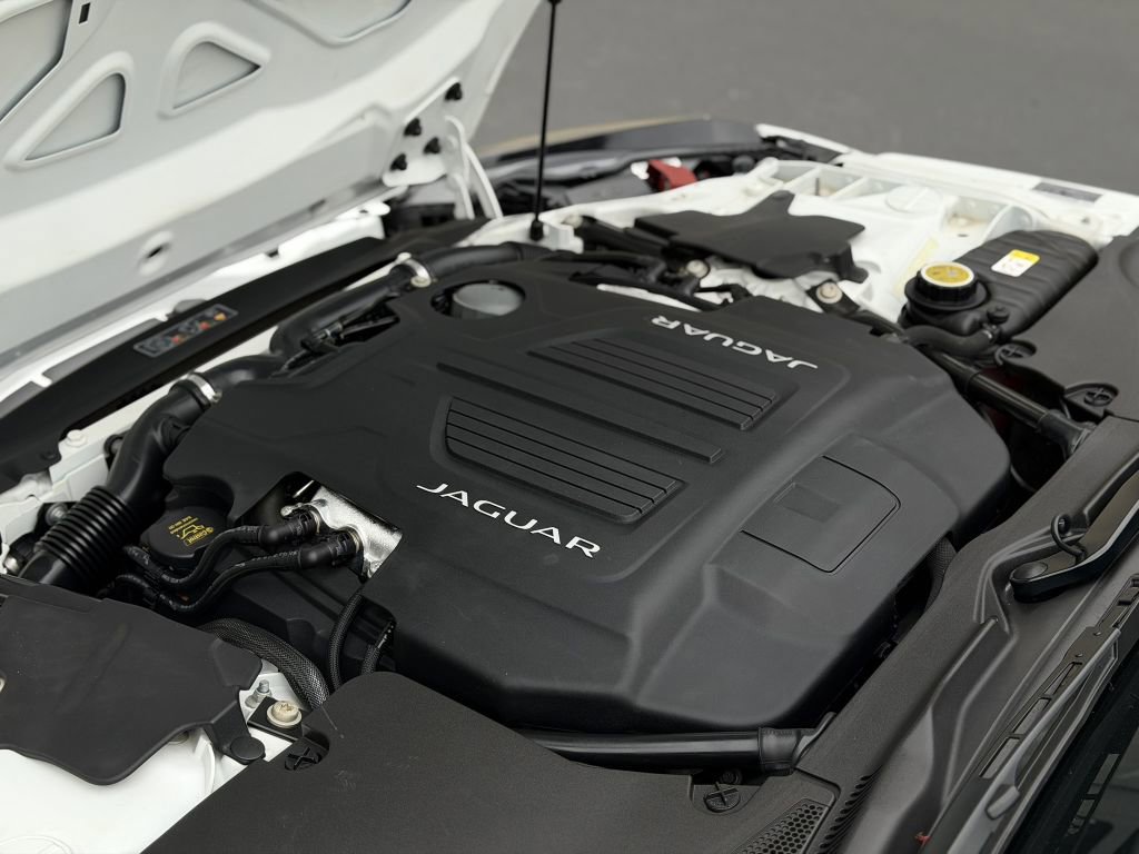 Used 2016 Jaguar F-TYPE R AWD/4WD image 48