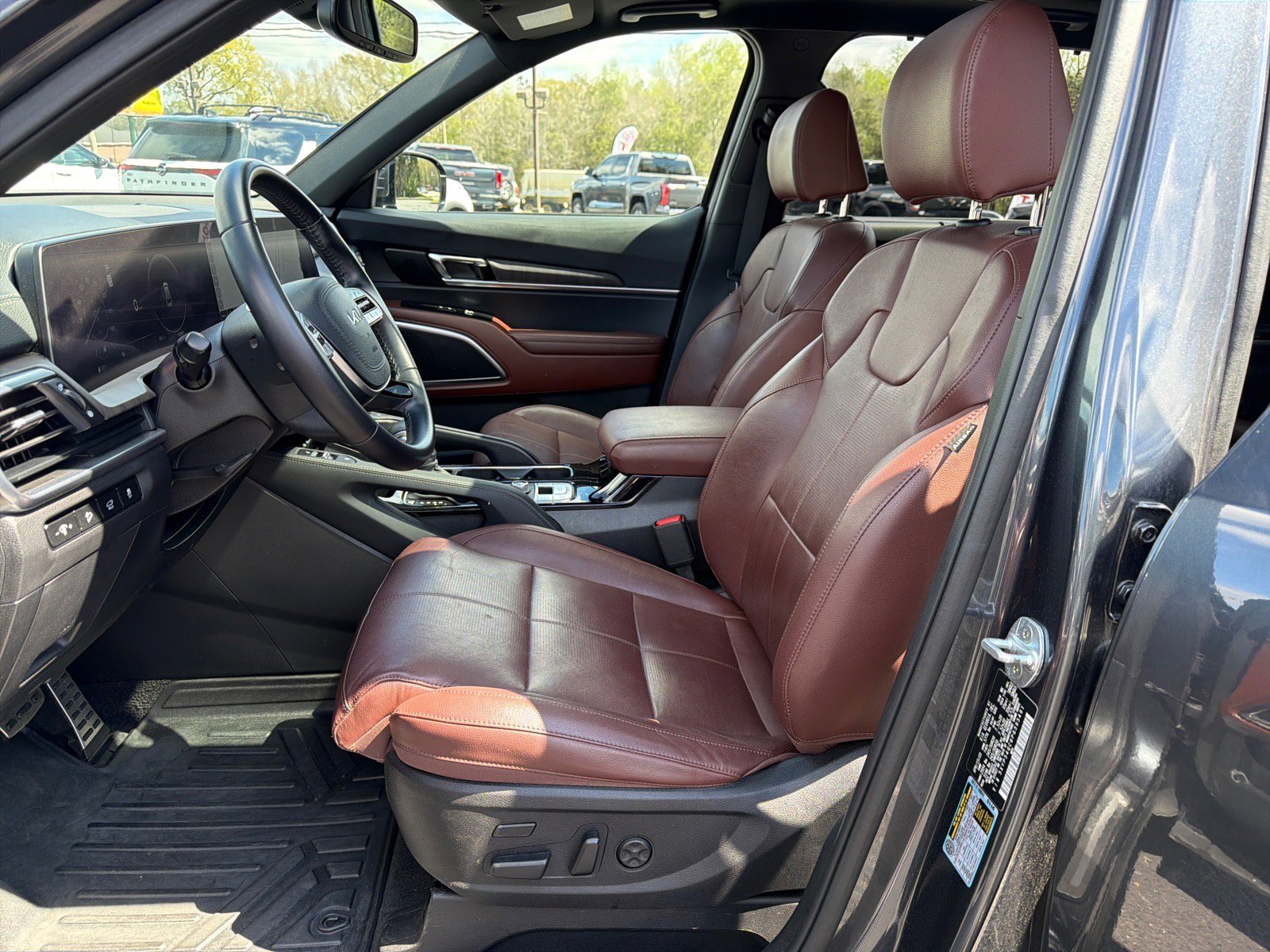 Used 2023 Kia Telluride SX image 9