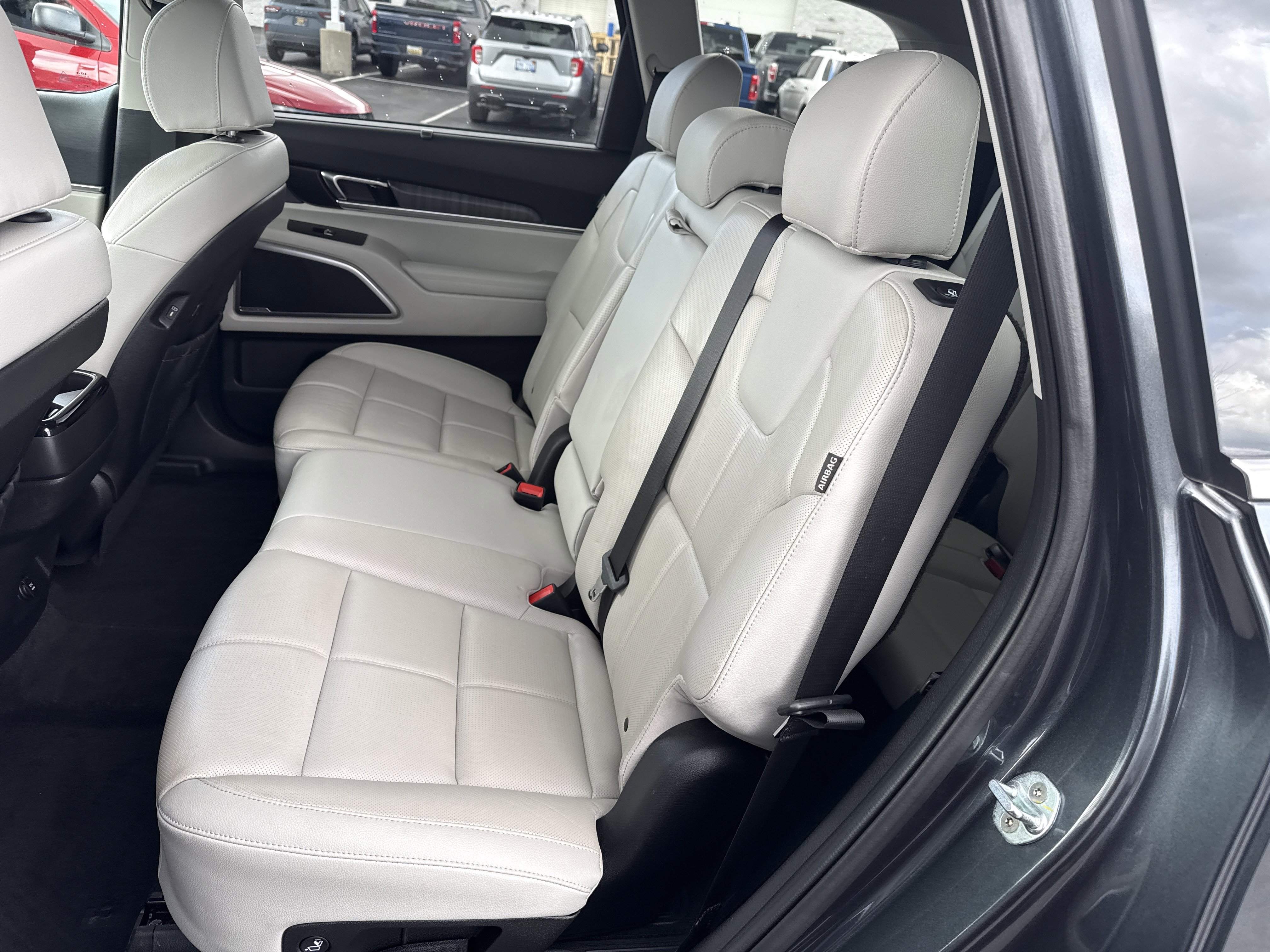 Used 2023 Kia Telluride EX image 14