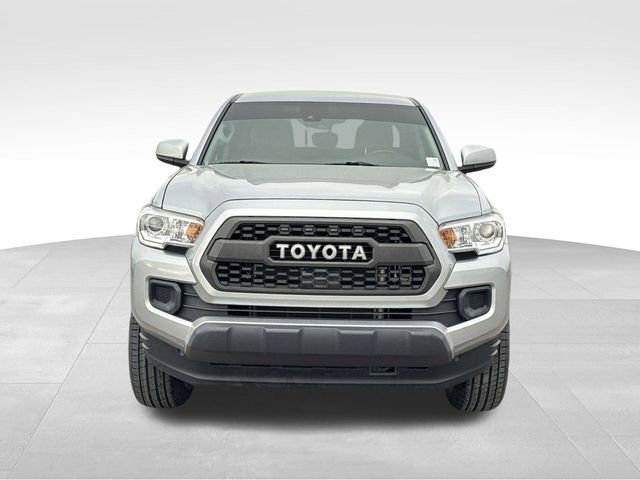 Used 2022 Toyota Tacoma SR AWD/4WD image 9