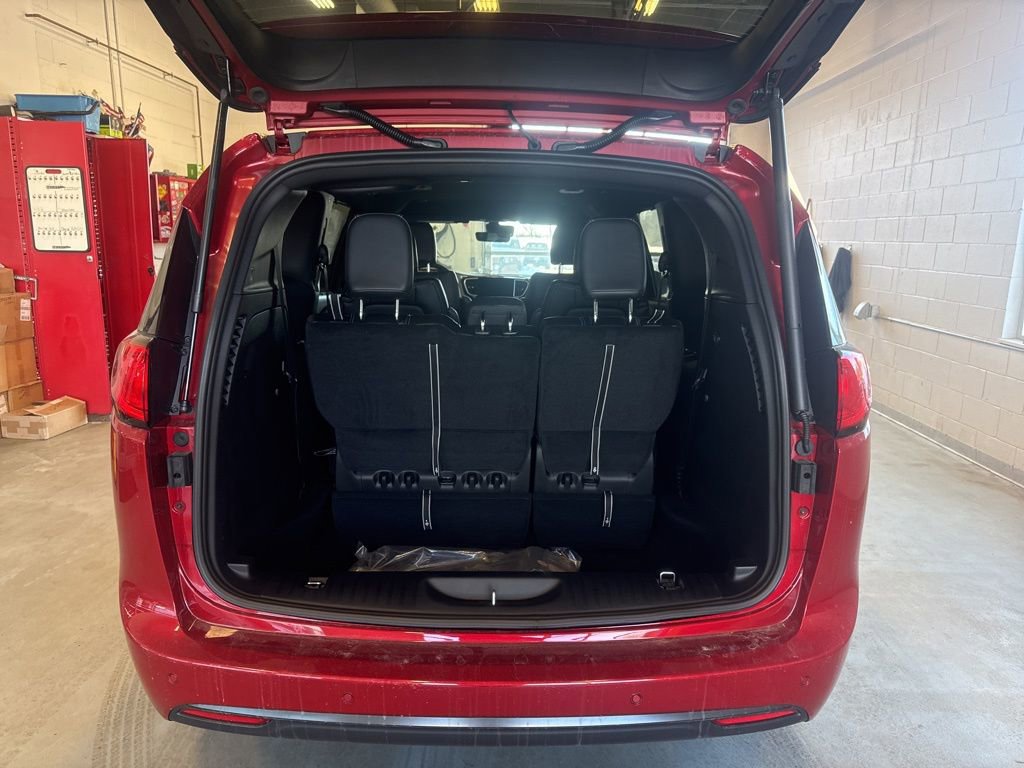 New 2026 Chrysler Voyager LX image 37