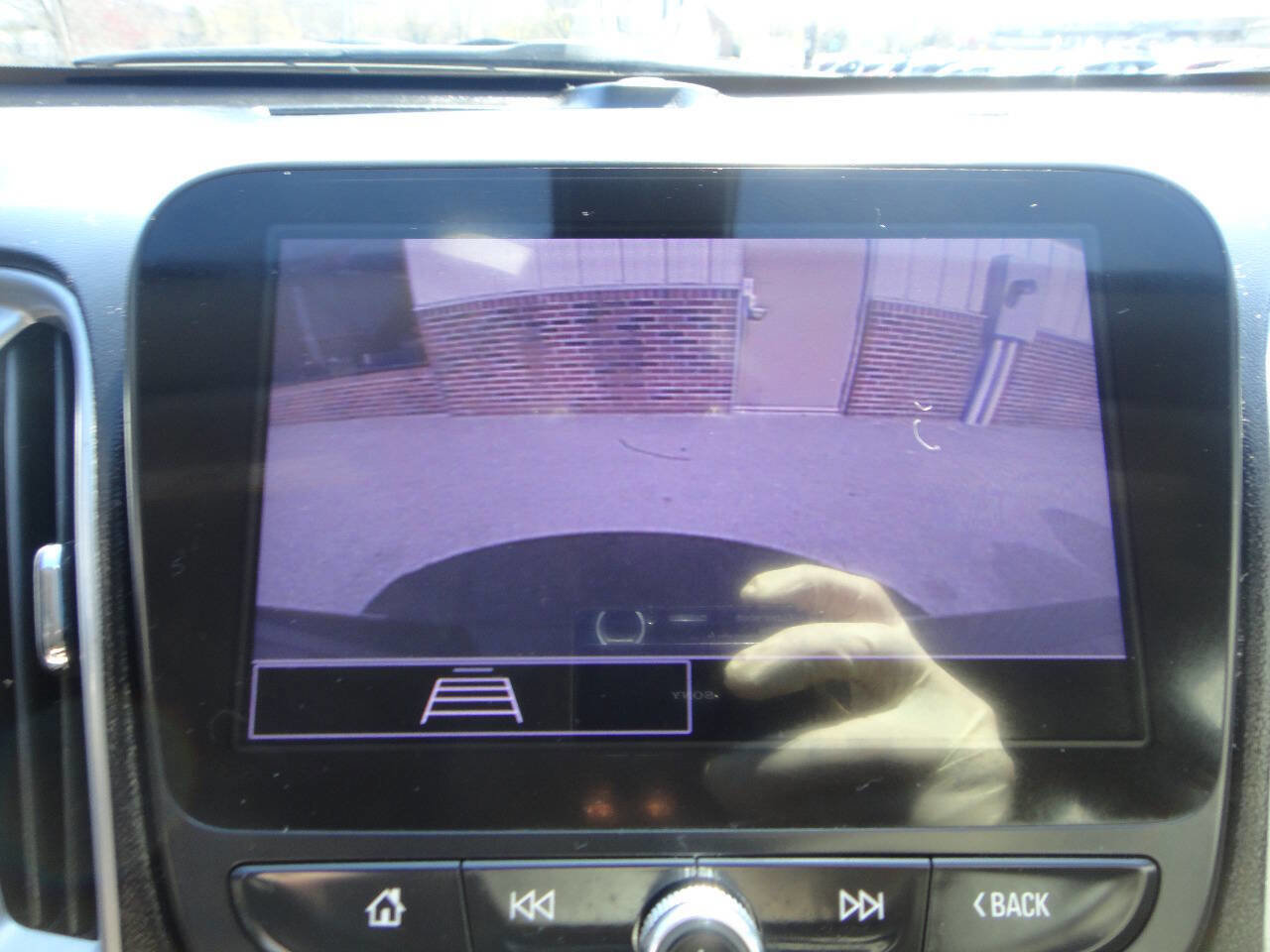 Used 2022 Chevrolet Malibu LT image 9