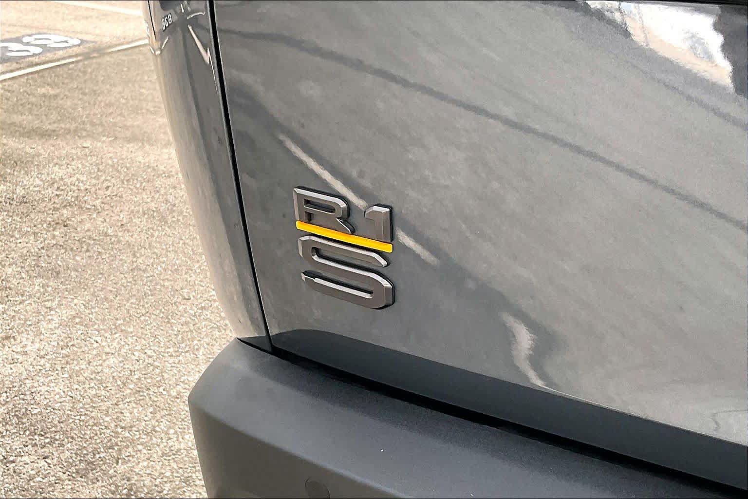 Used 2025 Rivian R1S Premium Dual AWD/4WD image 9