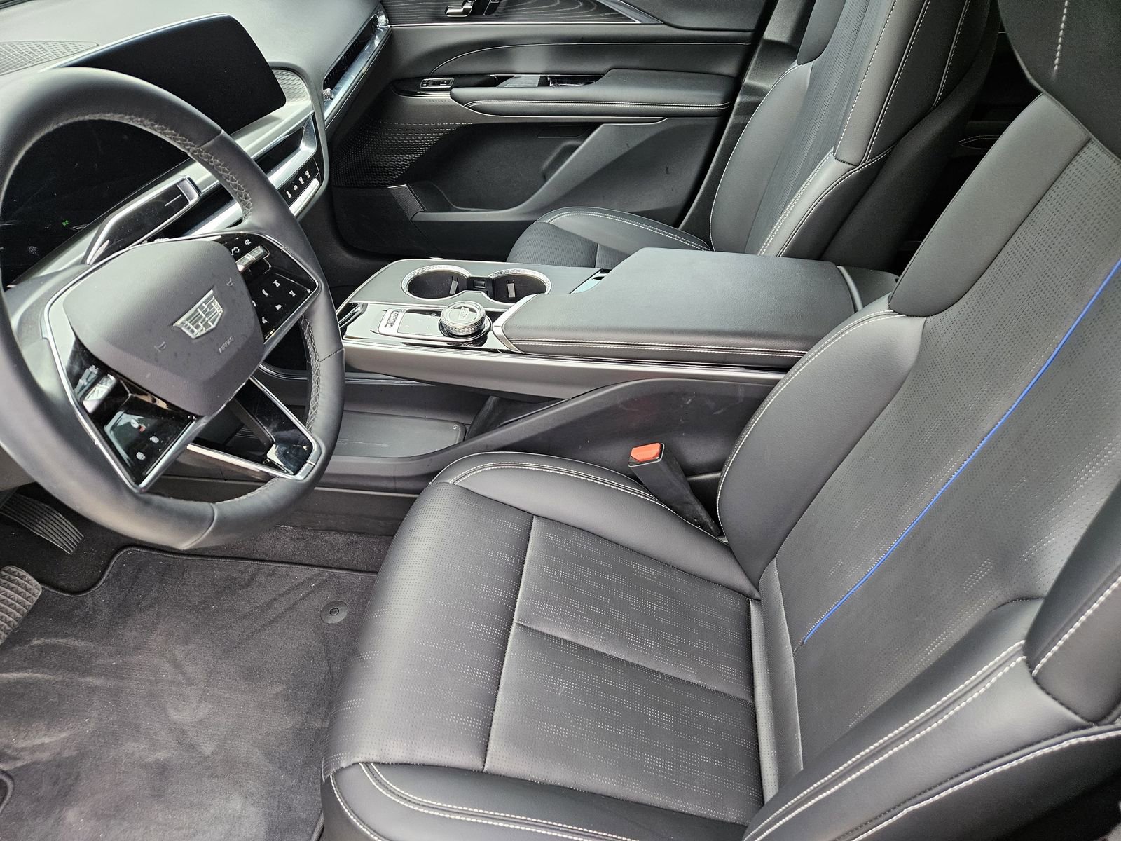 Used 2024 Cadillac Lyriq Luxury w/ LPO, Floor Liner Package image 16