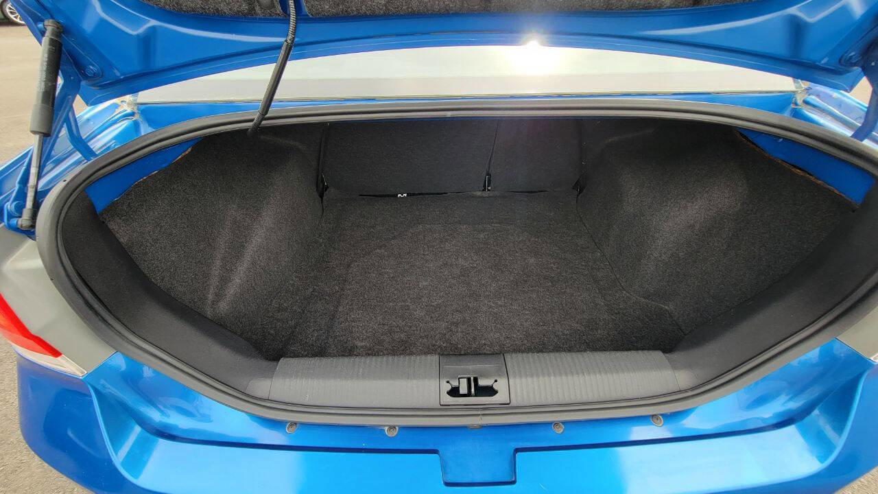 Used 2010 Ford Focus SE FWD image 26