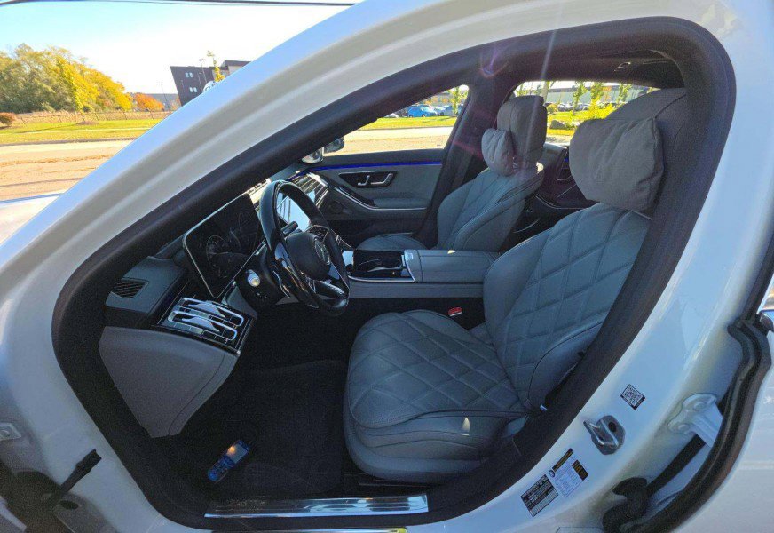 Used 2024 Mercedes-Benz Maybach S 580 4MATIC image 4