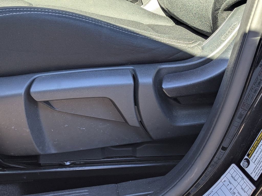 Used 2023 Nissan Rogue S image 18