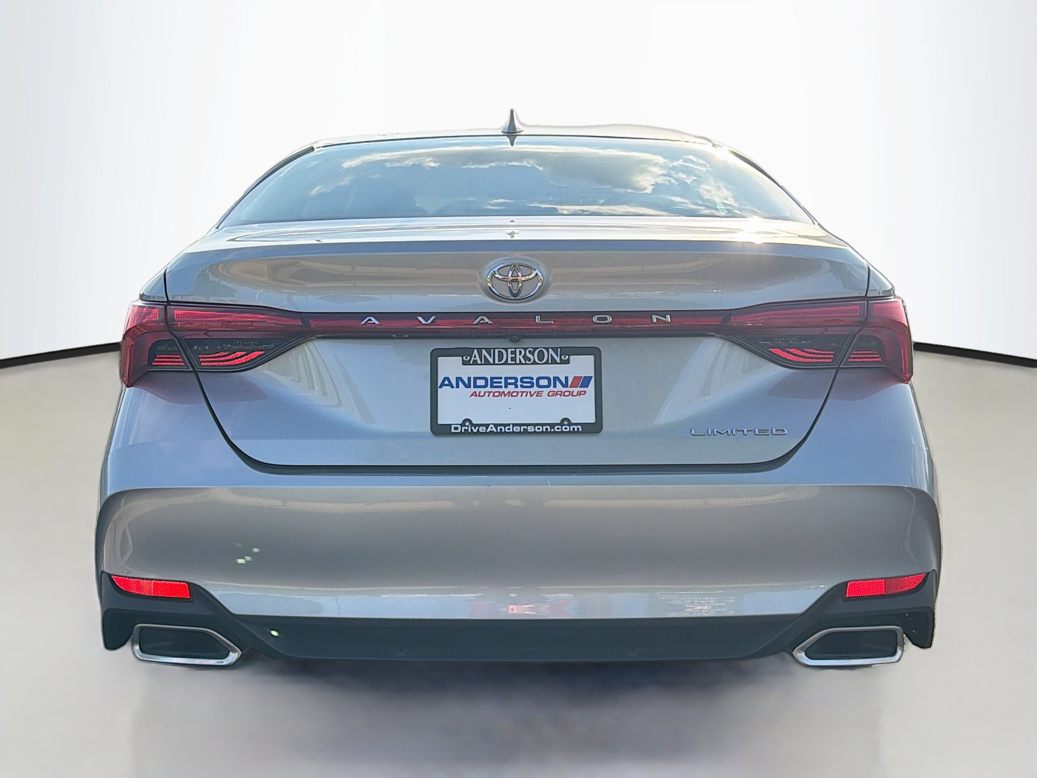 Used 2019 Toyota Avalon Limited w/ All Weather Liner Package FWD image 16