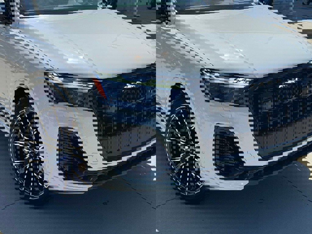 New 2025 Audi Q7 3.0T Prestige image 6
