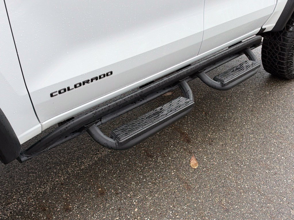 Used 2026 Chevrolet Colorado ZR2 w/ Technology Package AWD/4WD image 10