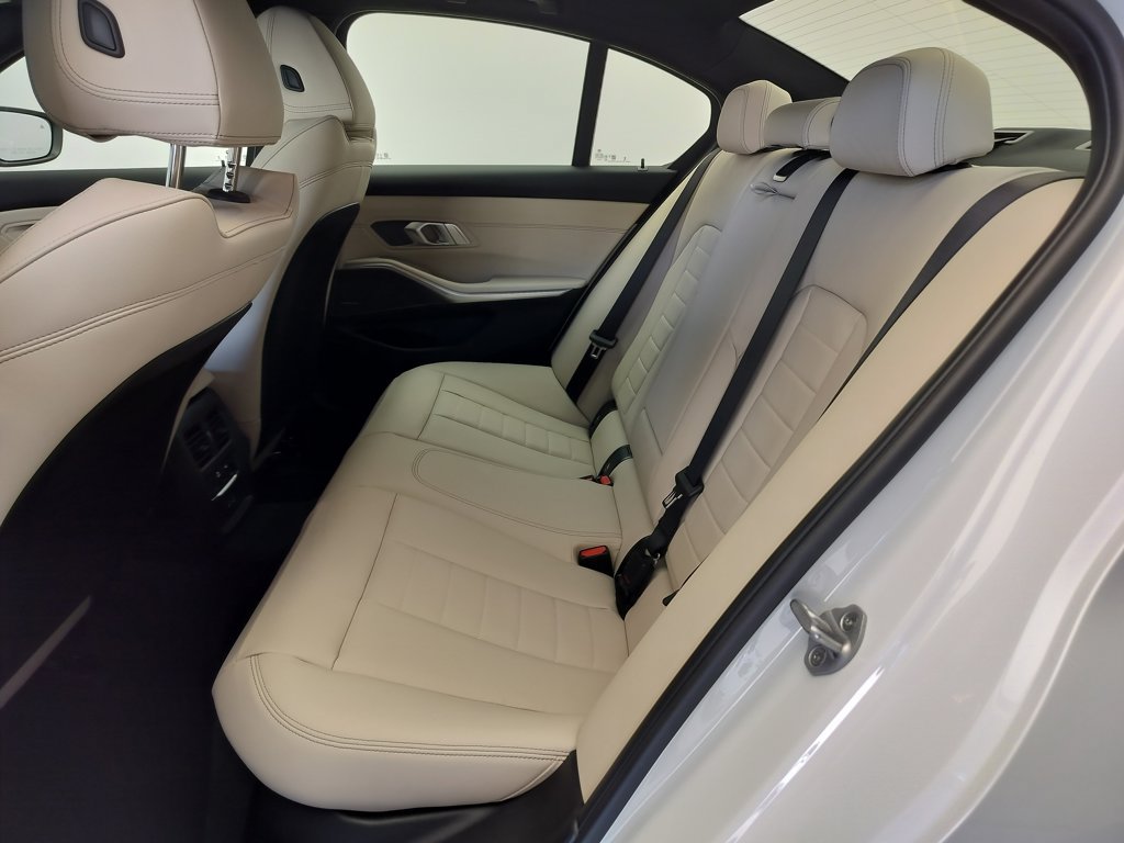 New 2026 BMW 330i Sedan w/ Premium Package RWD image 20