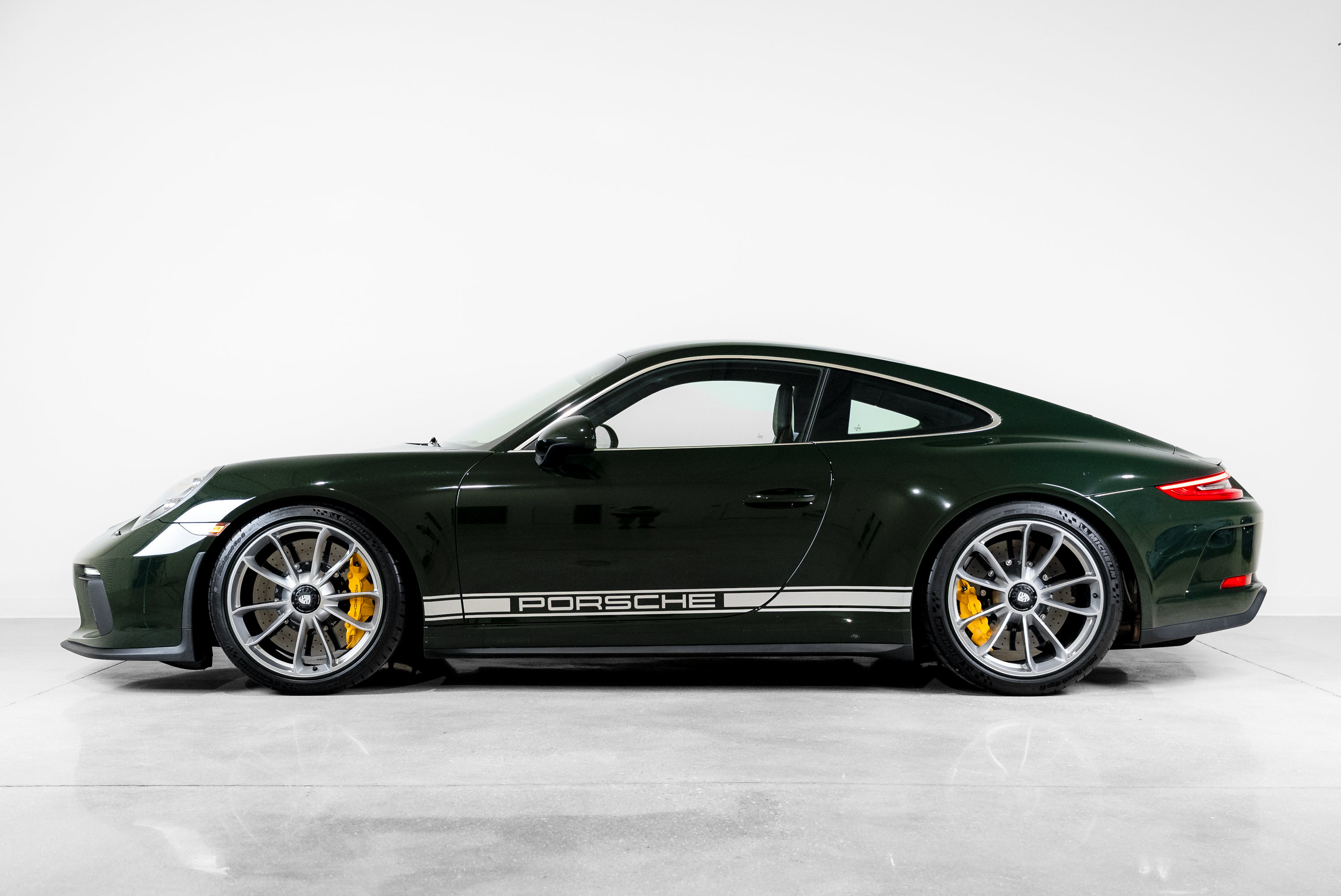 Used 2018 Porsche 911 GT3 RWD image 28