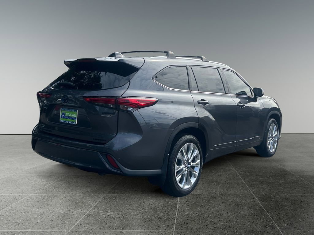 Used 2023 Toyota Highlander Limited image 7