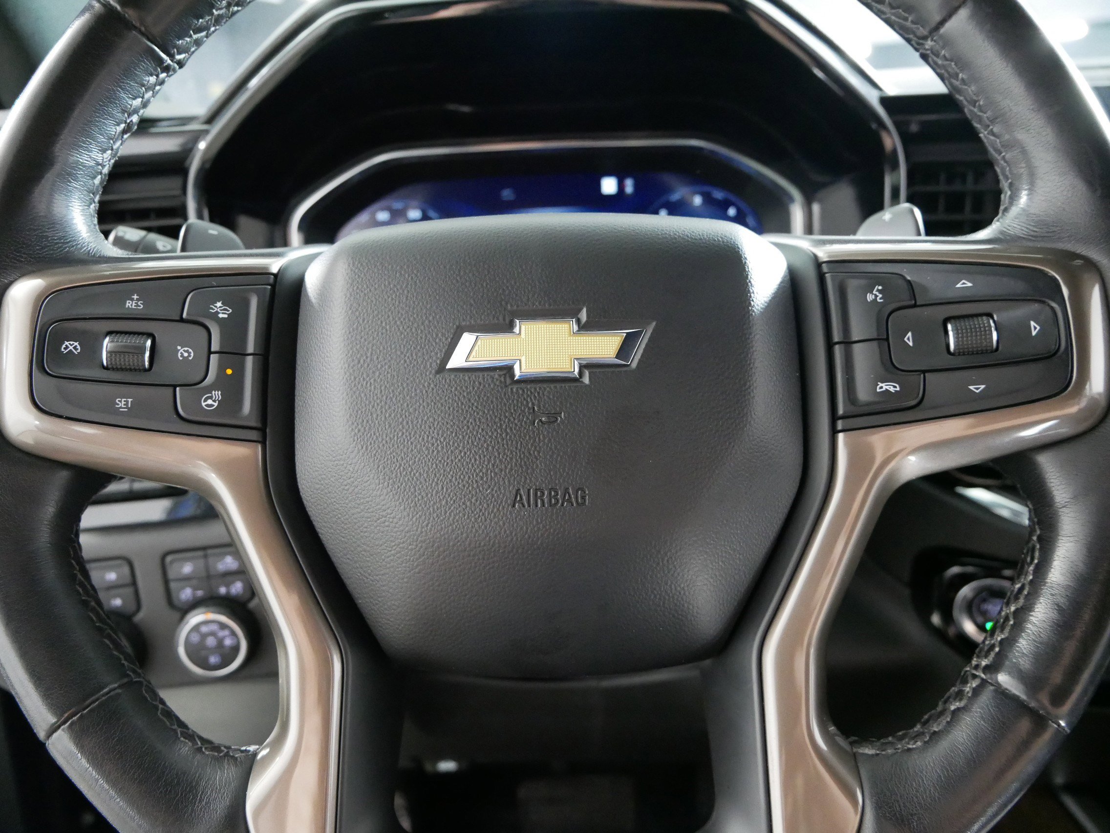 Used 2023 Chevrolet Silverado 1500 High Country w/ Technology Package image 25