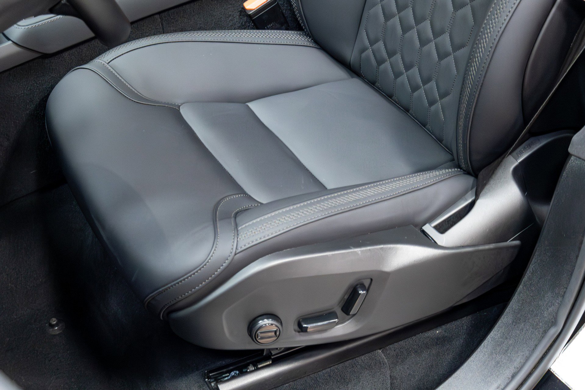 Used 2025 Volvo XC90 B6 Plus image 6