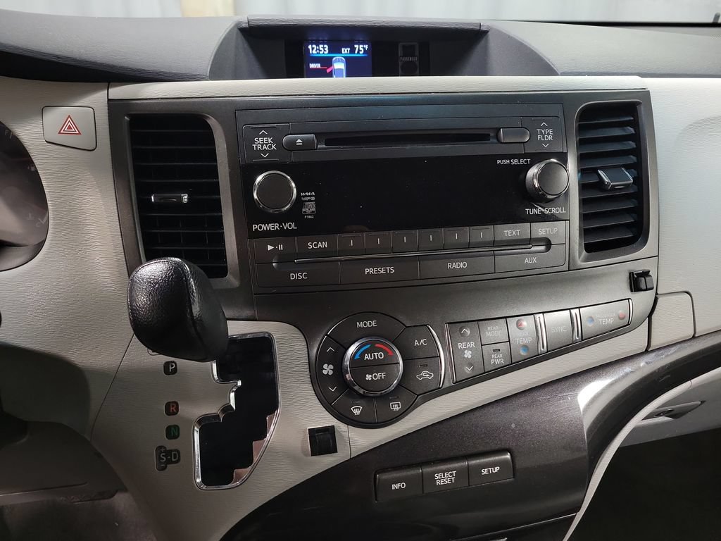 Used 2014 Toyota Sienna LE FWD image 17