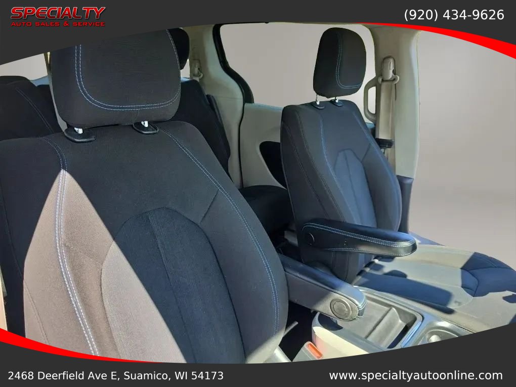Used 2021 Chrysler Pacifica Touring w/ Cold Weather Group FWD image 33