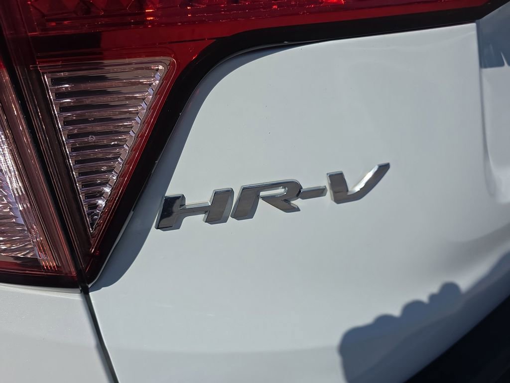 Used 2017 Honda HR-V LX image 5