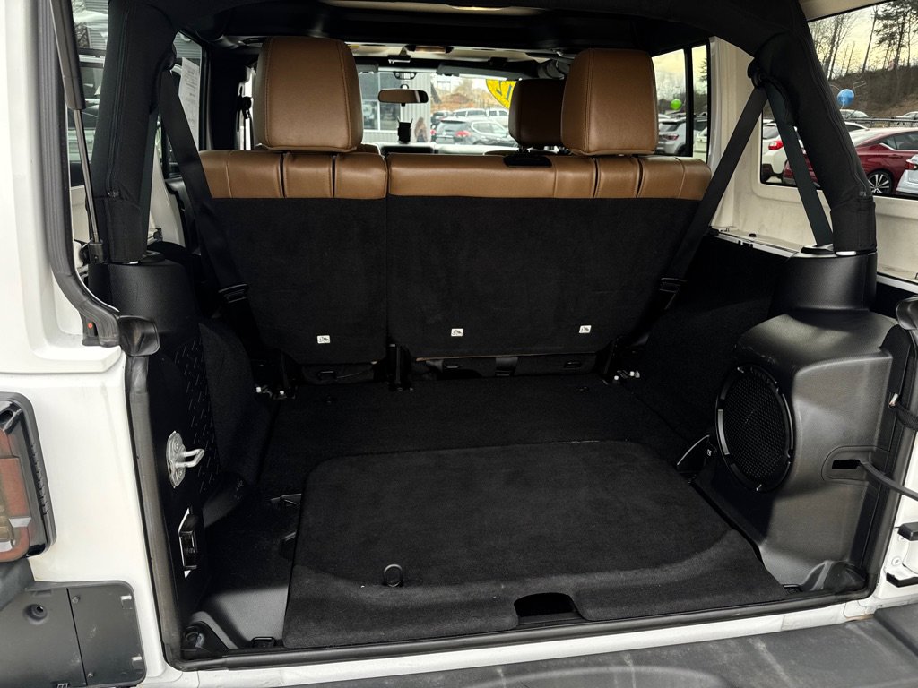 Used 2012 Jeep Wrangler Unlimited Rubicon w/ Dual Top Group image 8