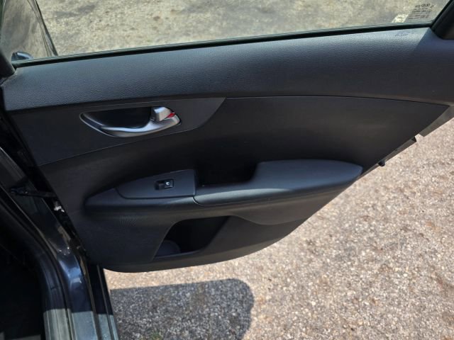 Used 2019 Kia Forte LXS image 13