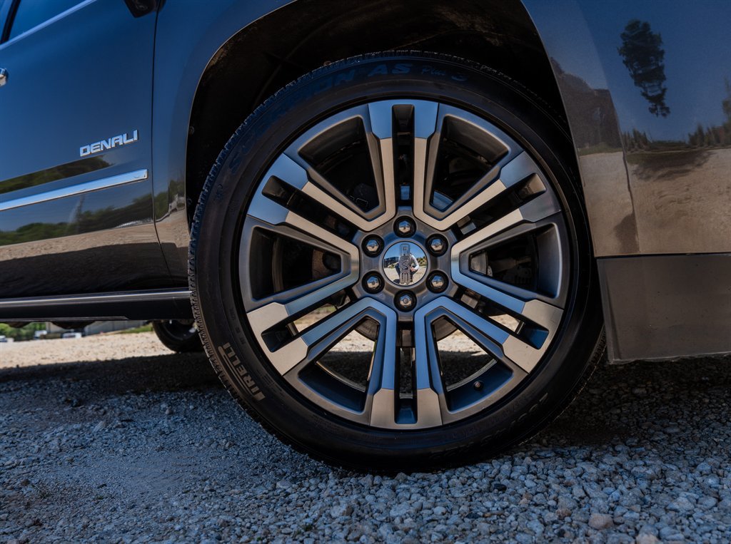 Used 2019 GMC Yukon Denali w/ Denali Ultimate Package RWD image 13