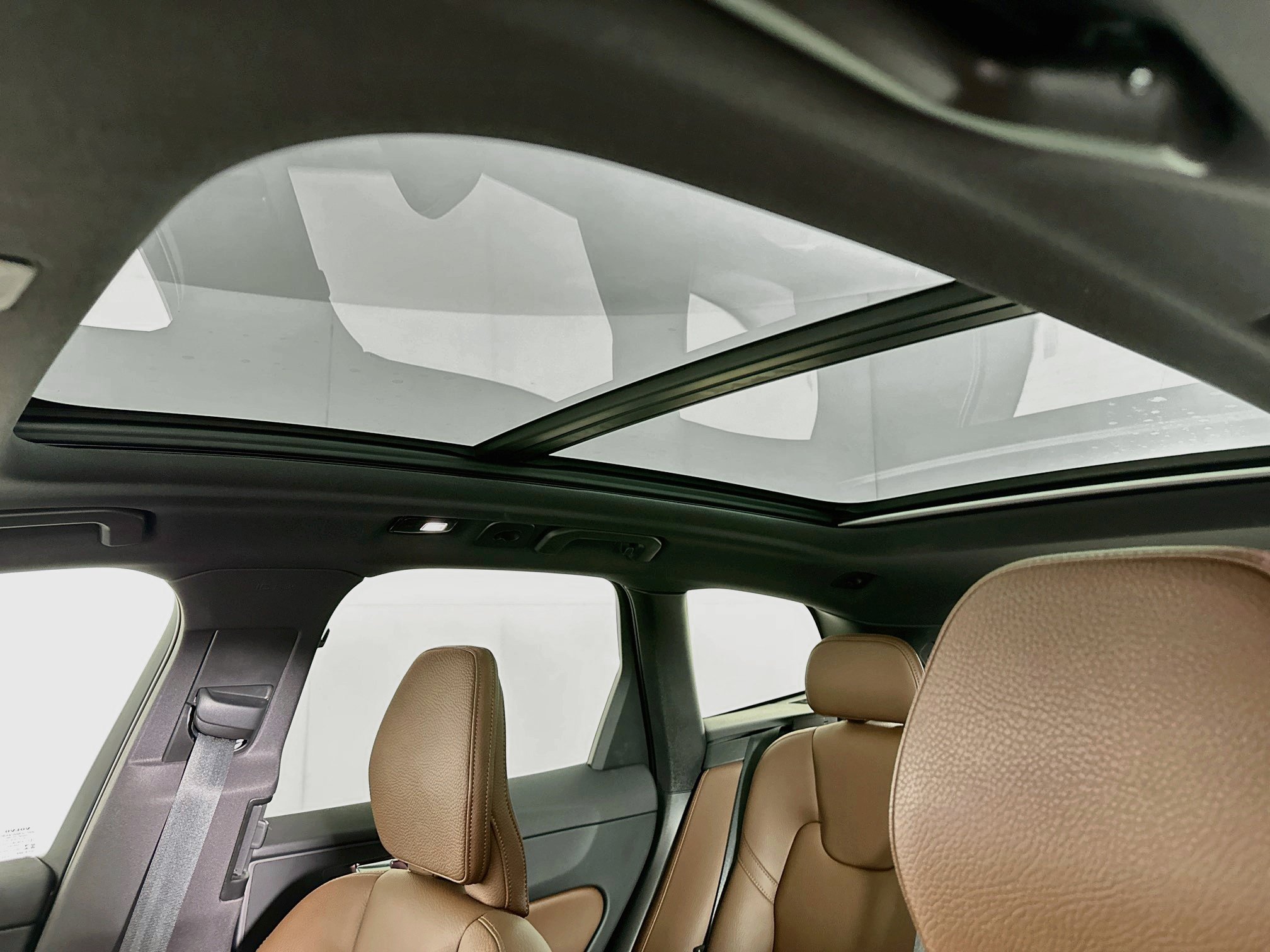 Used 2023 Volvo XC60 B5 Plus w/ Protection Package Premier FWD image 24